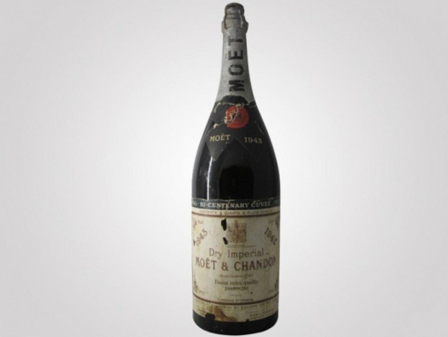 Піввікове сухе імперське шампанське 1943 роки від Моет е Шанди (Moet & Chandon Bi Centenary Cuvee Dry Imperial 1943) (Вартість 1 400 доларів)