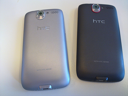HTC Desire здається більш прямокутним, ніж Google Nexus One