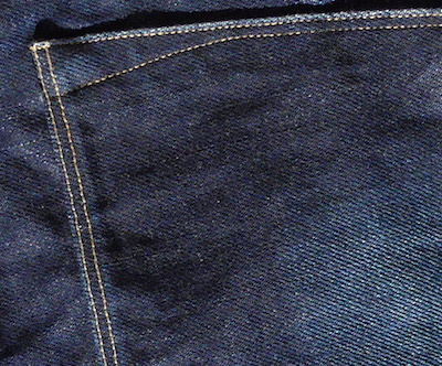Щільність стібків часто варіюється в залежності від конкретного шва / місця джинсів