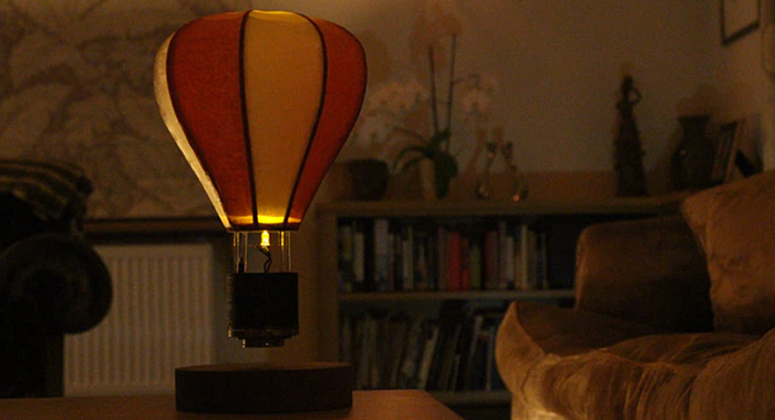 Левитирующий світильник Float Lamp